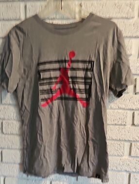 Jordan Gray Short-Sleeve Tee with Red Jumpman Graphic